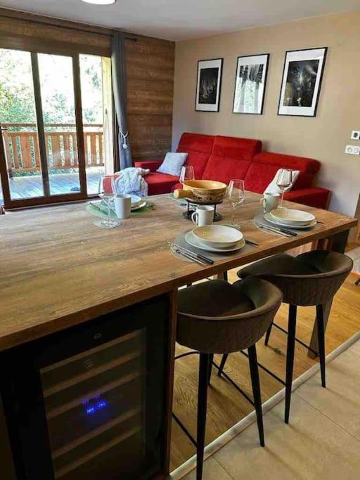 Gorgeous 2 Bedroom, 2 Full Bath, Ski In Apartment! Winner Of 2025 And 2024 Traveller Award! Morzine Bagian luar foto