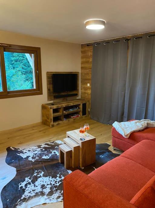 Gorgeous 2 Bedroom, 2 Full Bath, Ski In Apartment! Winner Of 2025 And 2024 Traveller Award! Morzine Bagian luar foto